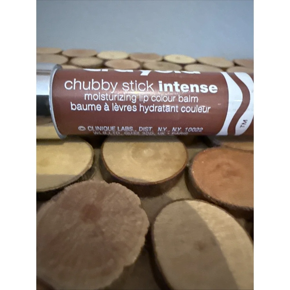 Clinique Crayola Chubby Stick Intense Fuzzy Wuzzy‎ NWOB .10 Oz